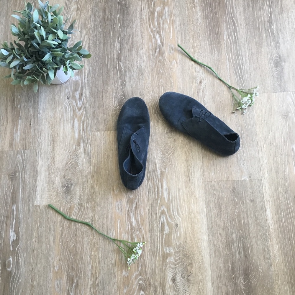 Dark blue faux suede booties
